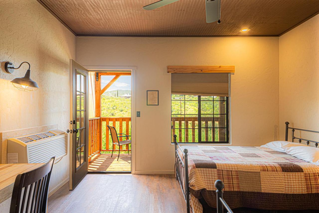 Miners #1 - Two Double Beds And Private Balcony * Tombstone