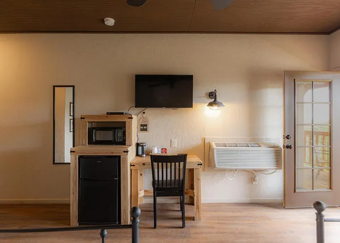 Miners Cabins #1 - Two Double Beds And Private Balcony